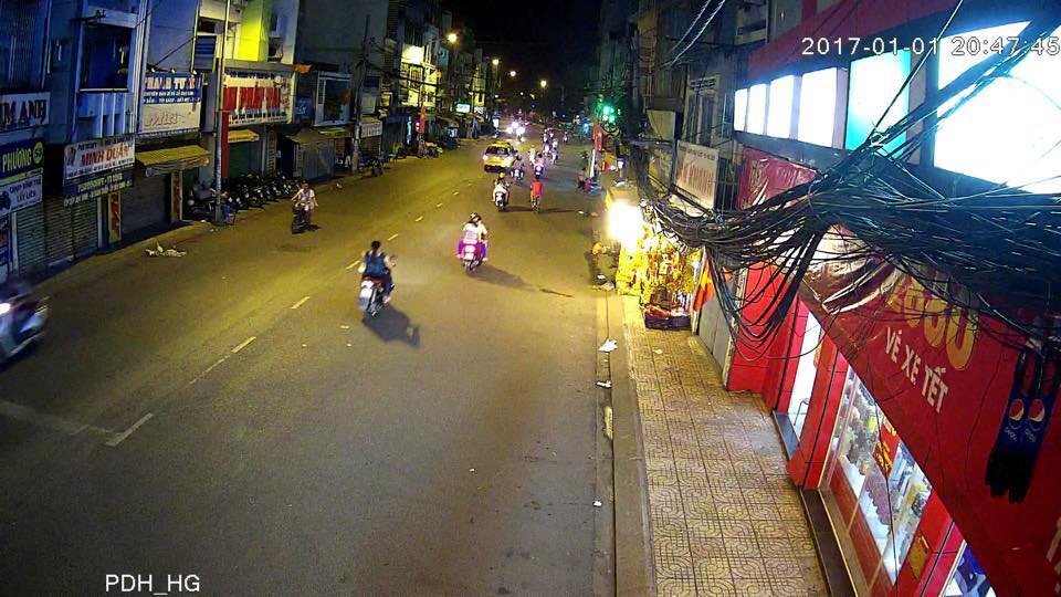 Camera công nghệ Starlight, nhìn đêm không cần hồng ngoại vẫn có màu. Camera công nghệ Starlight, nhìn đêm không cần hồng ngoại vẫn có màu.