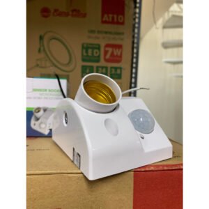 Gia Camera Nguy Trang Dui Den Cam Ung E27 Dieu Khien O Xa Bi Mat 2