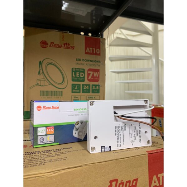 Gia camera mini an ninh Dui Den Cam Ung E27 Dieu Khien O Xa bảo mật 3
