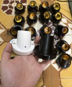 Giá Camera ghi hình an ninh ngụy trang đui bóng đèn điều khiển ở xa bảo mật