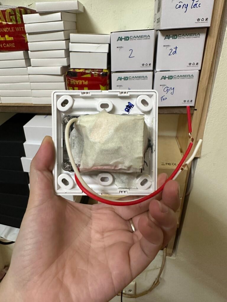 Camera ngụy trang ổ điện âm tường VUÔNG pana an toàn ảnh 15 Camera ngụy trang ổ điện âm tường VUÔNG pana an toàn - hình ảnh 15