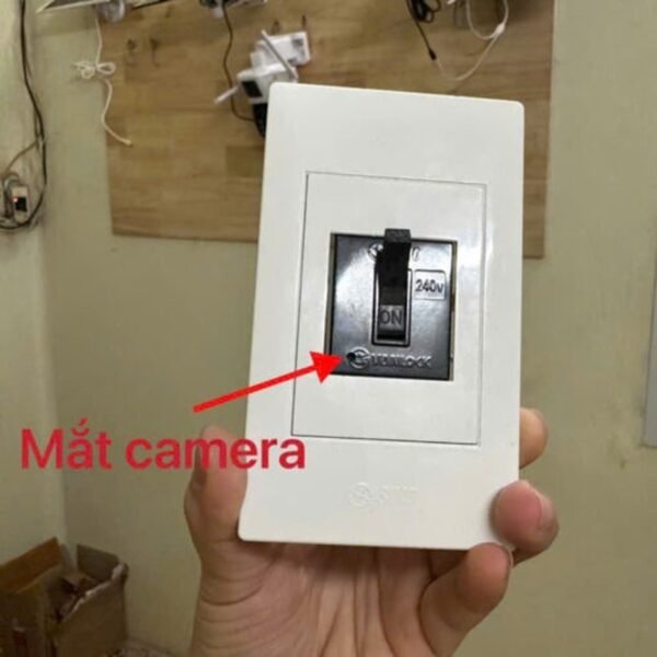 Aptomat tích hợp camera 4G dùng sim quan sát an ninh từ xa