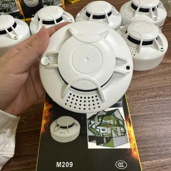 Bao Khoi Chay Nguon 220V Tich Hop Camera Sieu Nho Khong Day Quan Sat An Ninh 4
