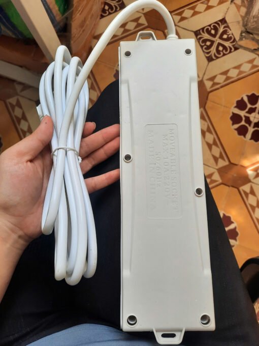 Ổ Cắm Đa Năng Tích Hợp Camera – ảnh 2 Mặt sau và dây nguồn của ổ cắm điện đa năng – Ổ Cắm Đa Năng Tích Hợp Camera