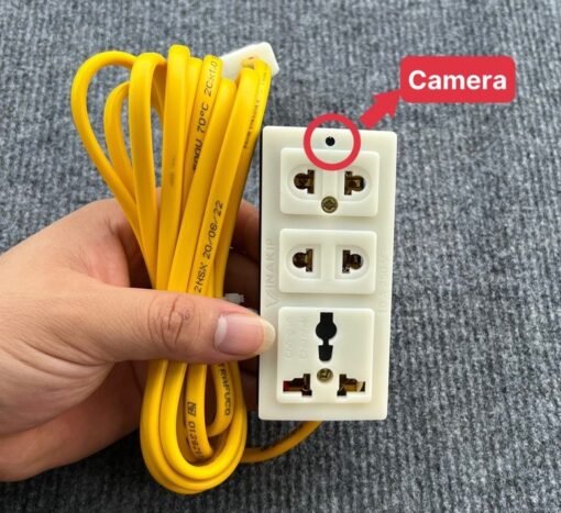 Ổ Cắm Dân Dụng Tích Hợp Camera Ổ Cắm Dân Dụng Tích Hợp Camera – Vị trí camera được khoanh trên ổ cắm điện dân dụng dây dài